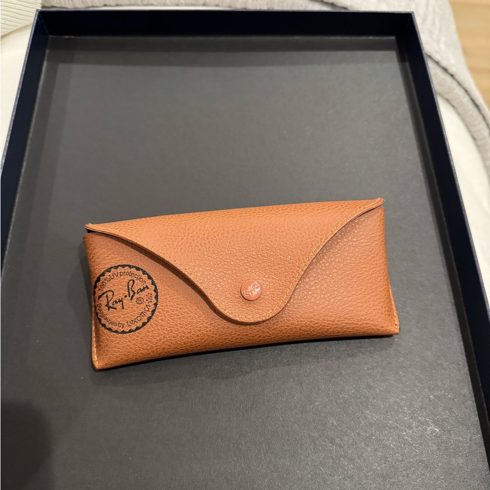 Ray-Ban Gold Round Sunglasses - Picture 5 of 5